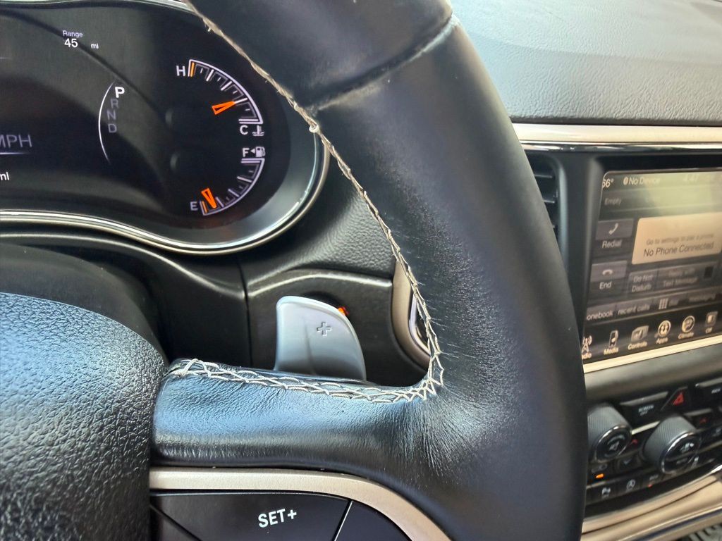 2017 Jeep Grand Cherokee Image 16