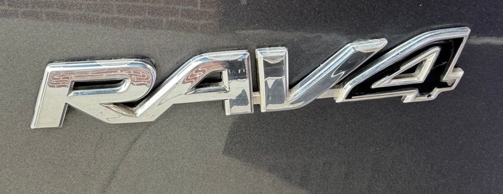 2017 Toyota Rav4 Image 9