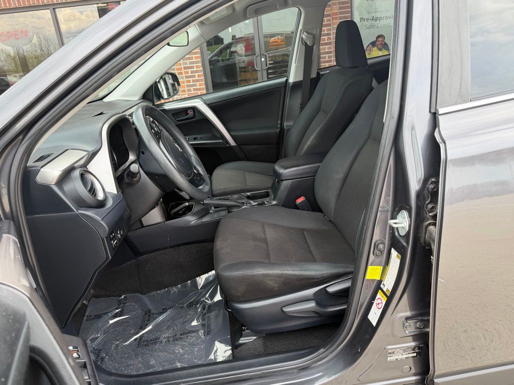 2017 Toyota Rav4 Image 12