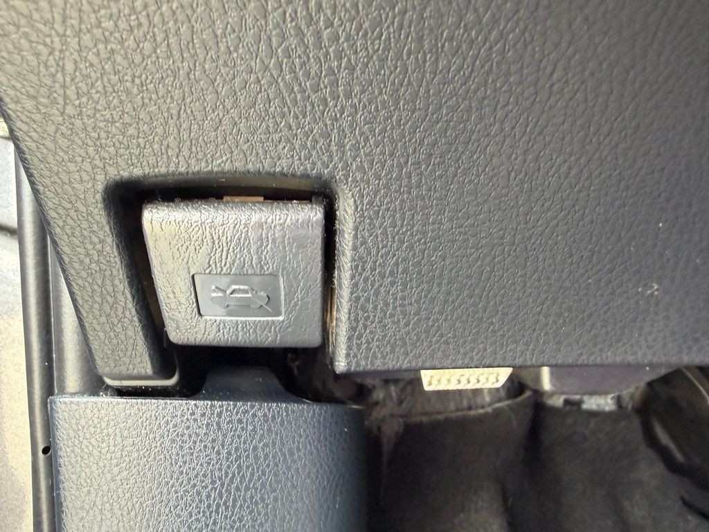 2017 Toyota Rav4 Image 16