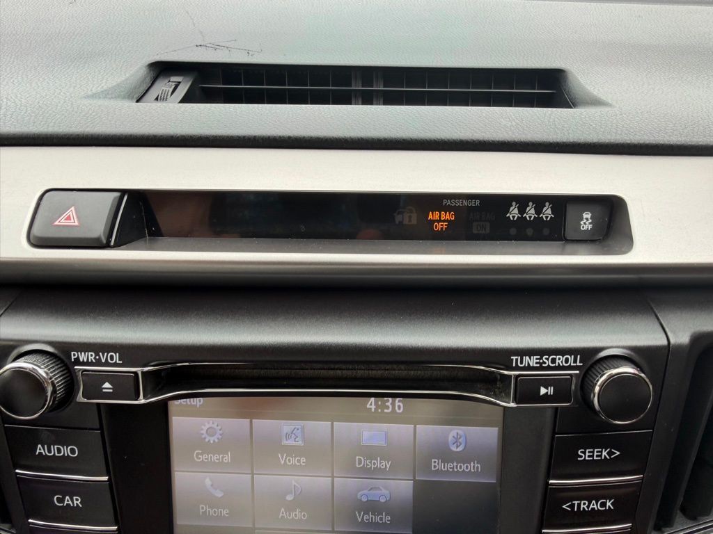 2017 Toyota Rav4 Image 38