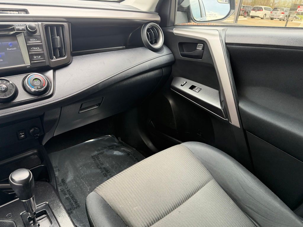 2017 Toyota Rav4 Image 39