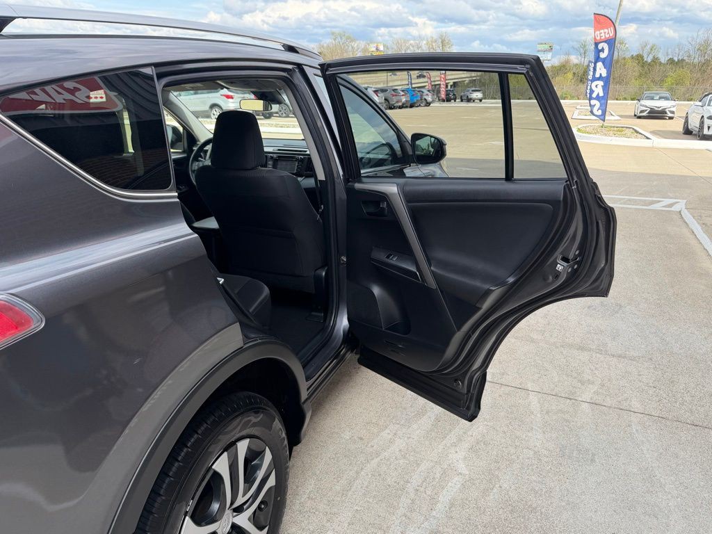 2017 Toyota Rav4 Image 52