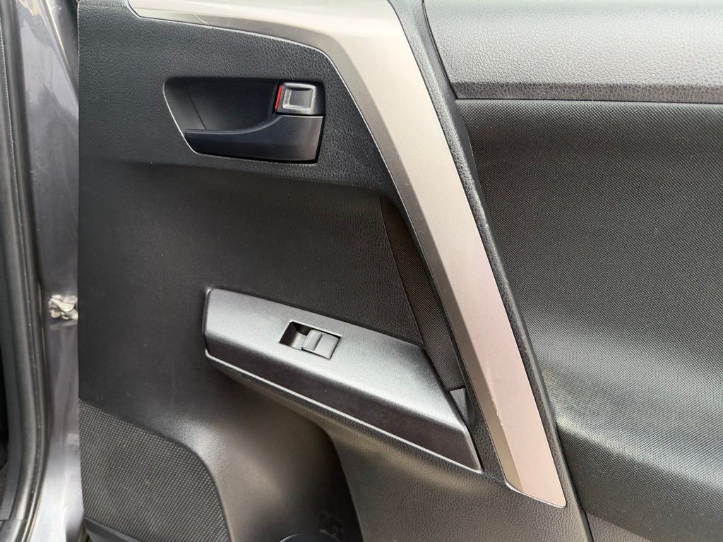 2017 Toyota Rav4 Image 53