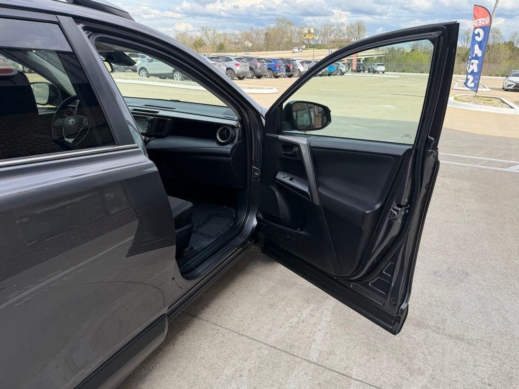 2017 Toyota Rav4 Image 56