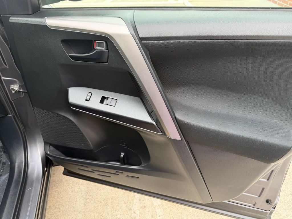 2017 Toyota Rav4 Image 57