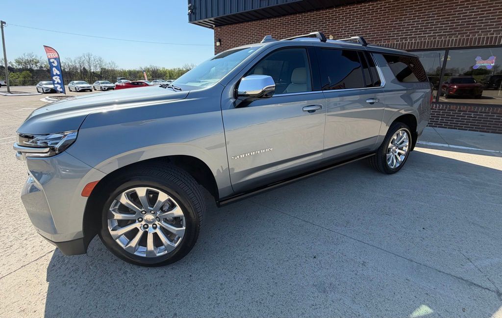 2023 Chevrolet Suburban Image 2