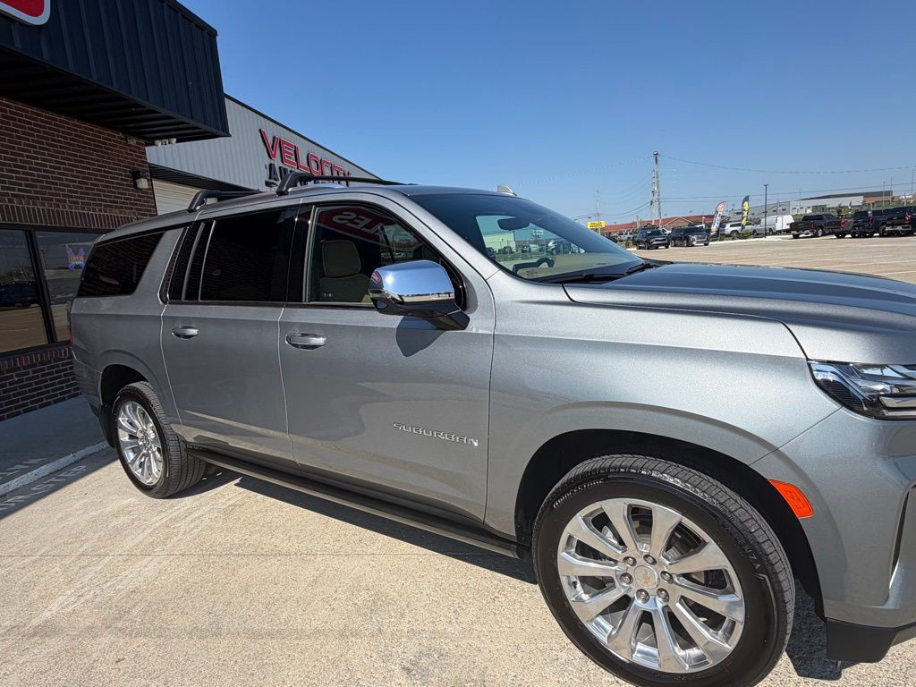 2023 Chevrolet Suburban Image 4