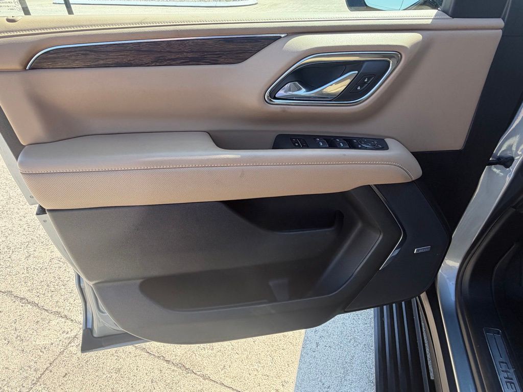 2023 Chevrolet Suburban Image 11