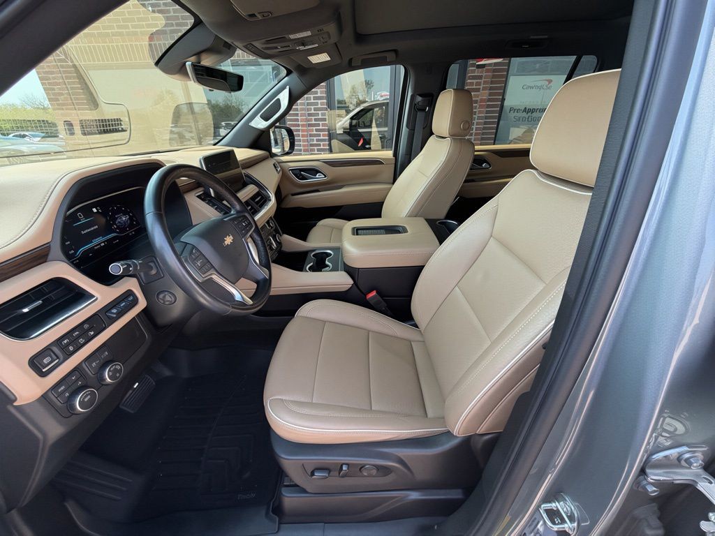 2023 Chevrolet Suburban Image 13