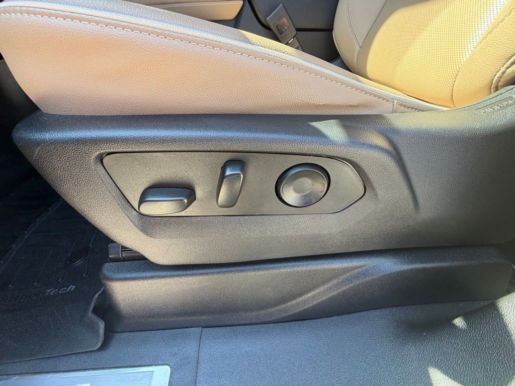 2023 Chevrolet Suburban Image 14