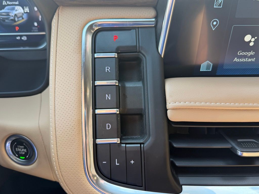 2023 Chevrolet Suburban Image 25