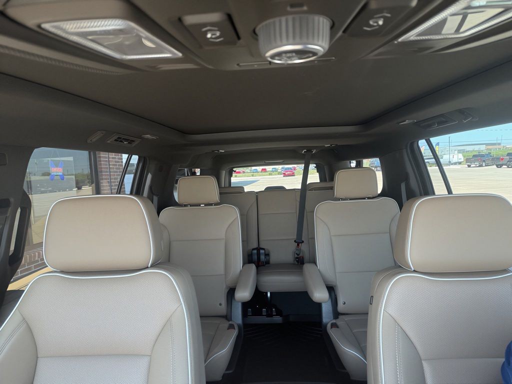2023 Chevrolet Suburban Image 40