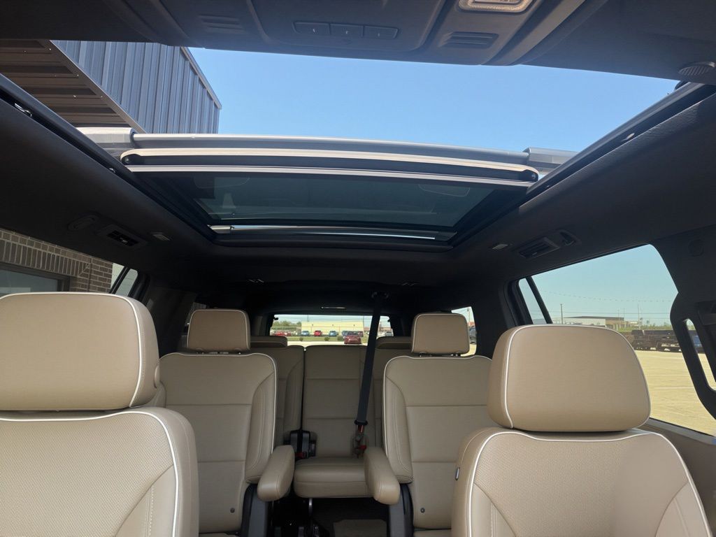 2023 Chevrolet Suburban Image 42