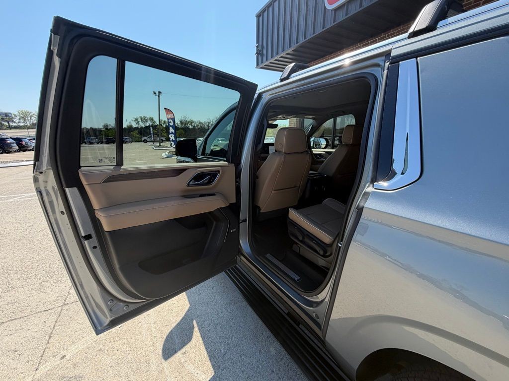 2023 Chevrolet Suburban Image 44