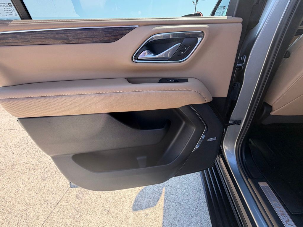 2023 Chevrolet Suburban Image 45