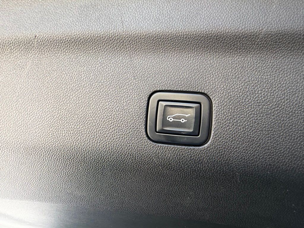 2023 Chevrolet Suburban Image 52