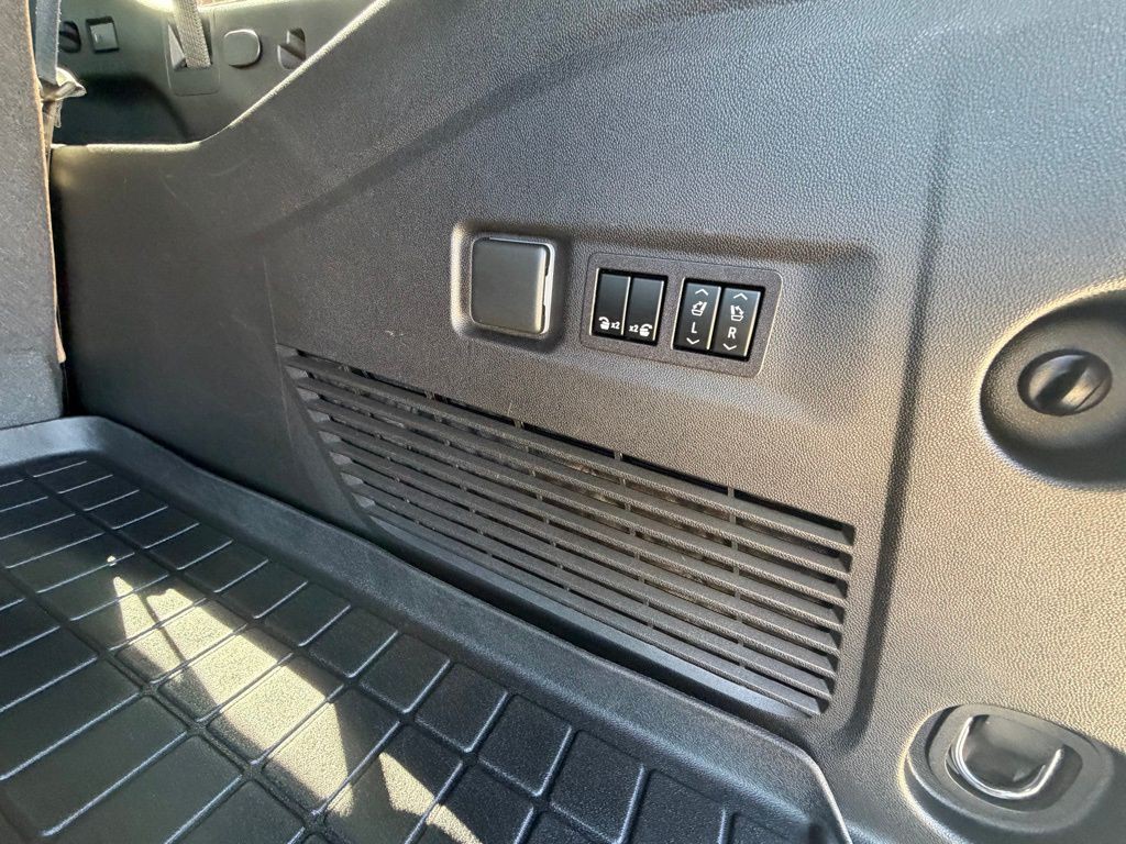 2023 Chevrolet Suburban Image 55