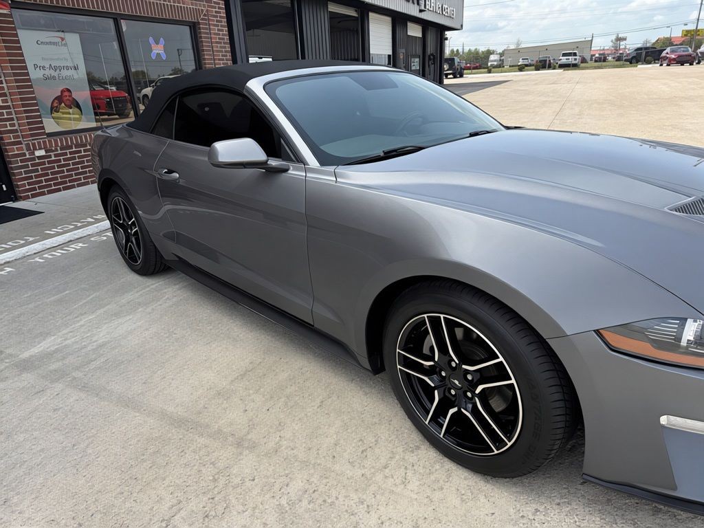 2021 Ford Mustang Image 3