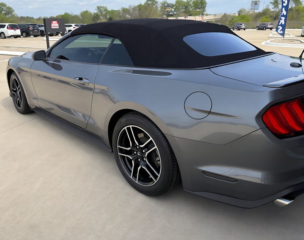 2021 Ford Mustang Image 7