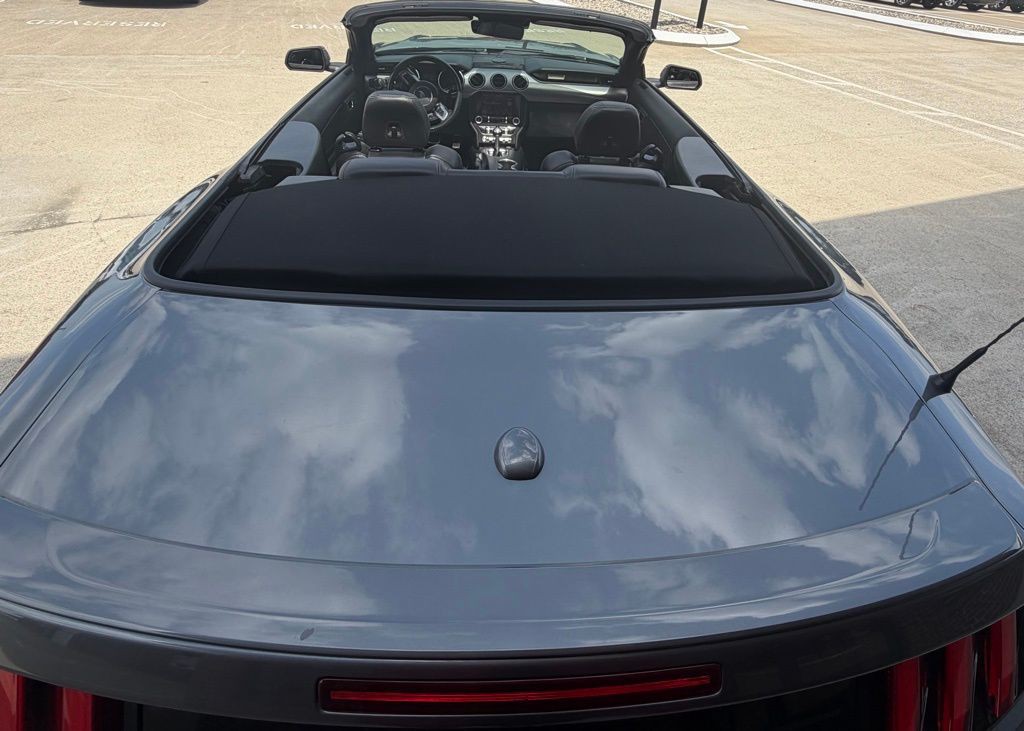 2021 Ford Mustang Image 11