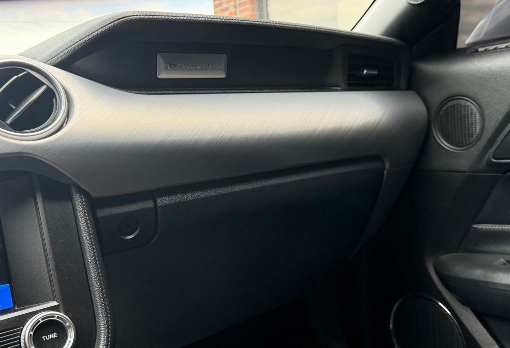 2021 Ford Mustang Image 43