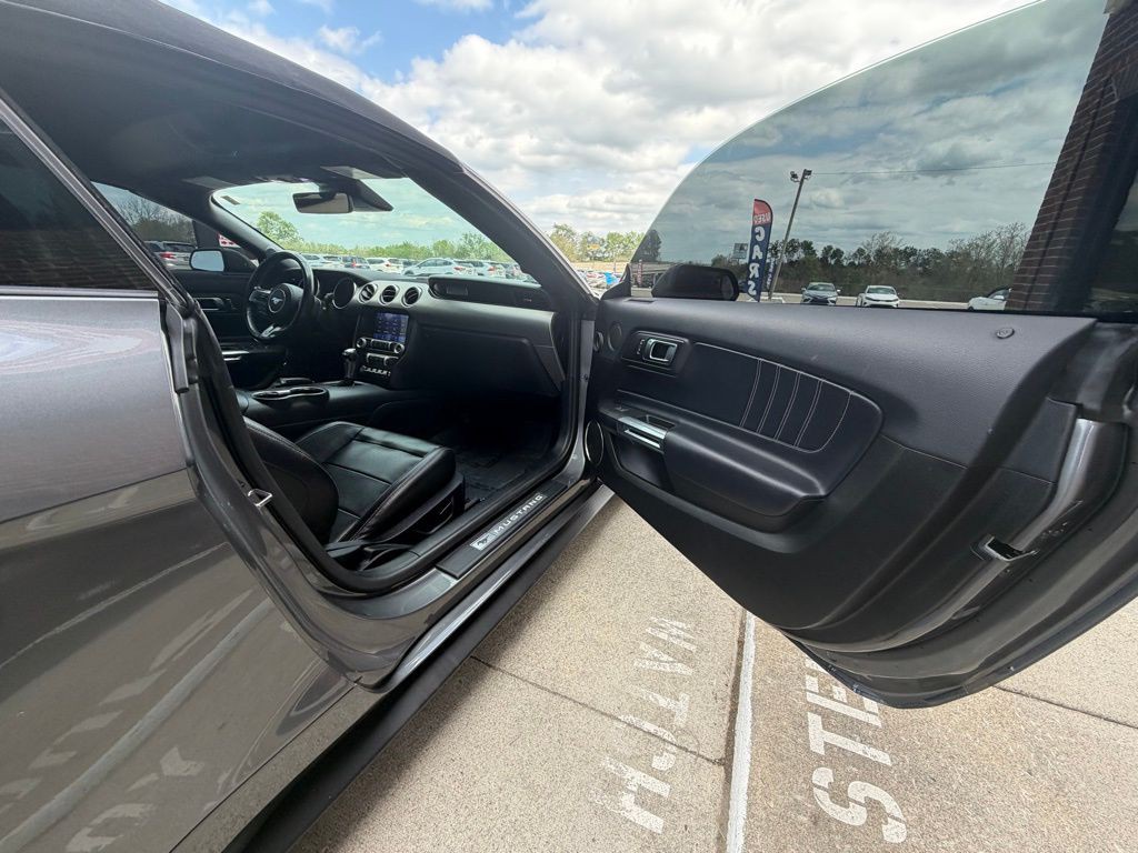 2021 Ford Mustang Image 46