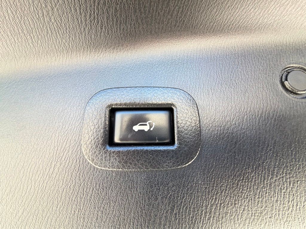 2018 Nissan Armada Image 54