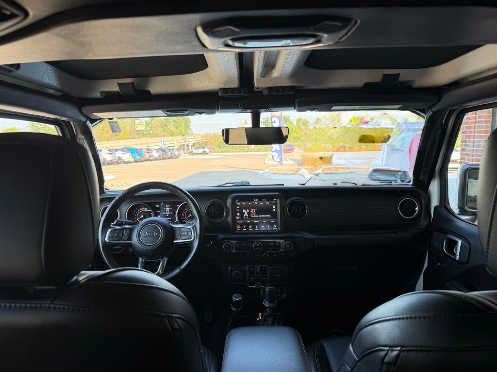 2023 Jeep Wrangler Image 25