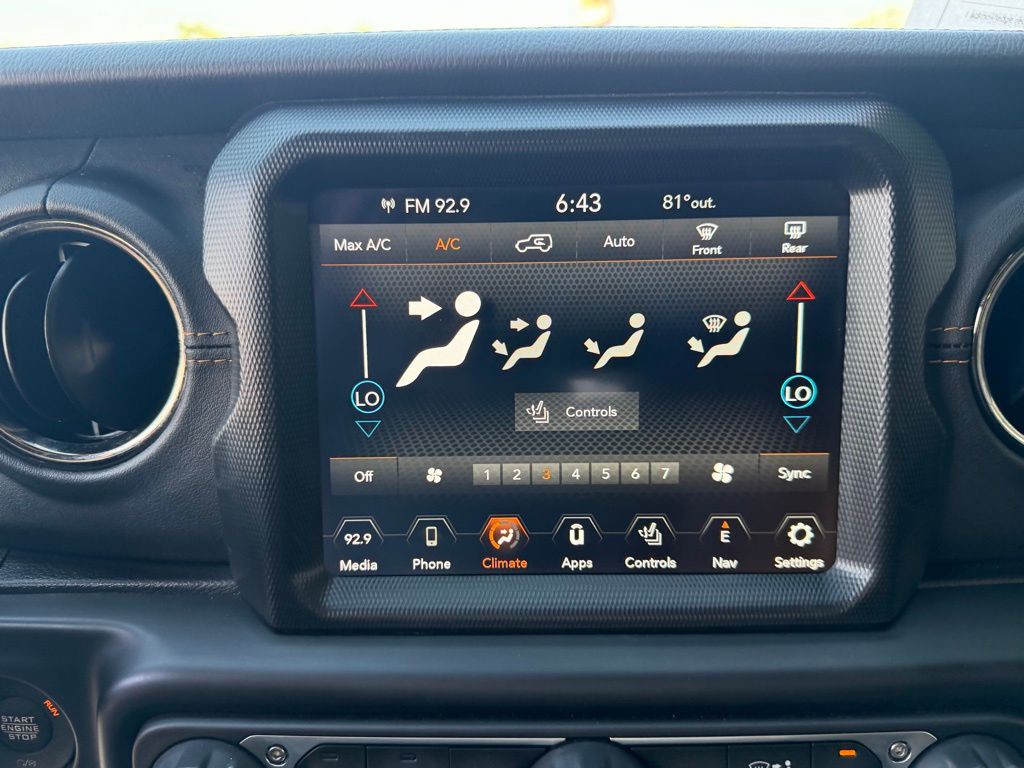 2023 Jeep Wrangler Image 30