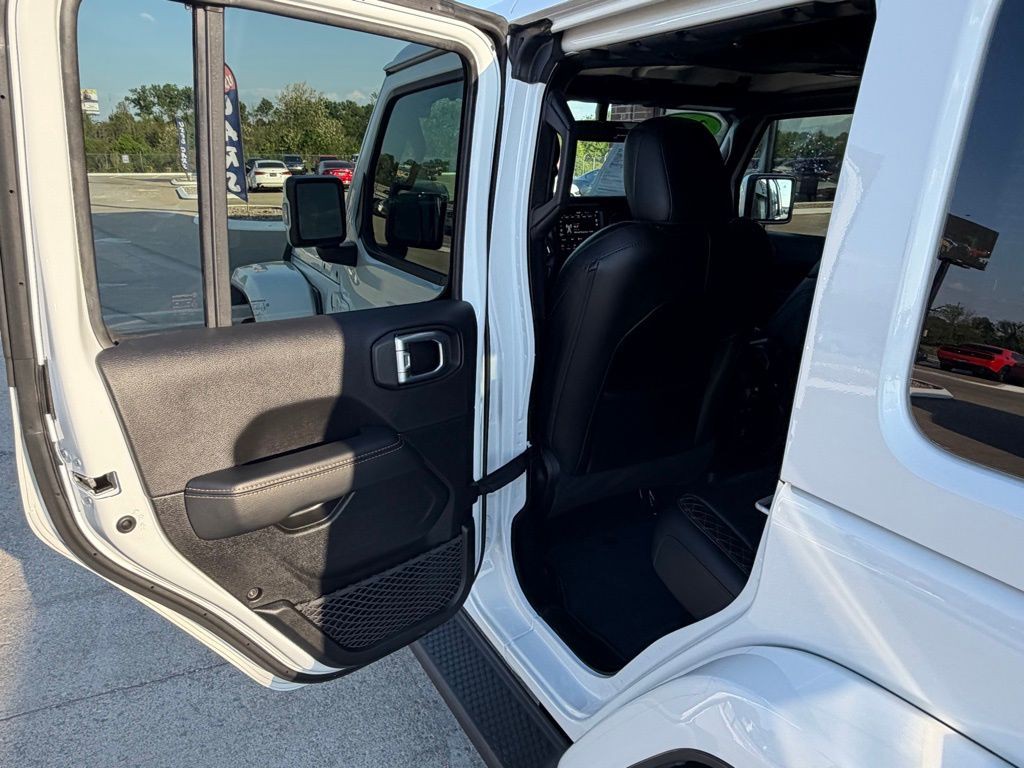 2023 Jeep Wrangler Image 48
