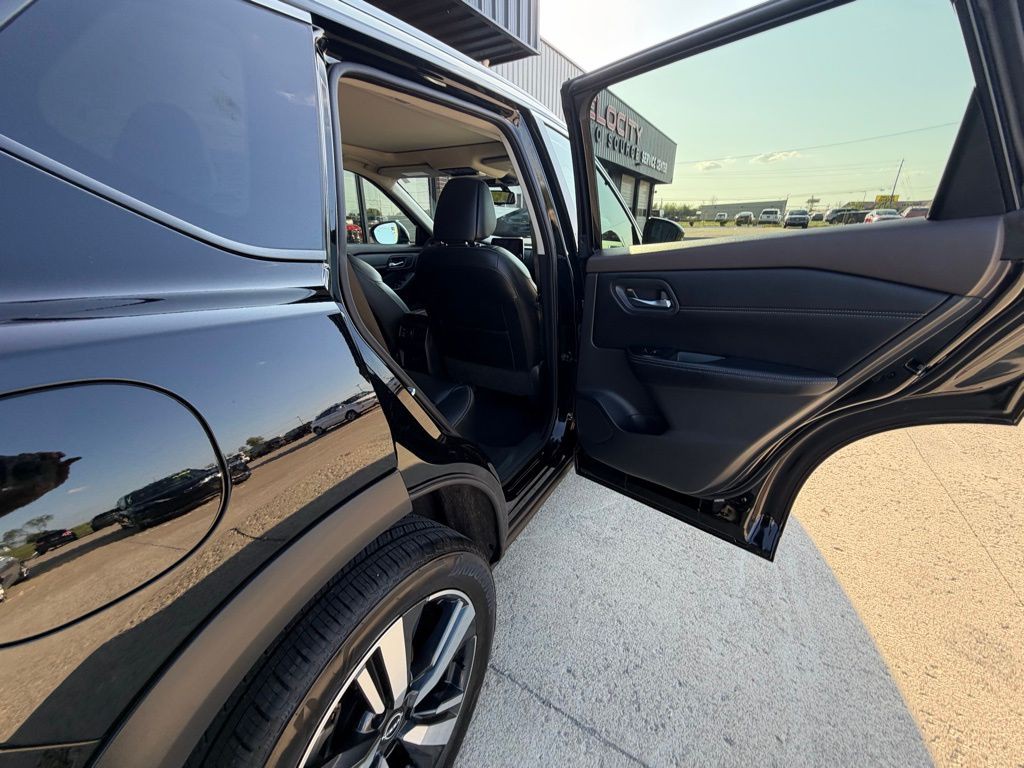 2023 Nissan Rogue Image 57