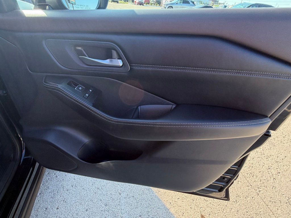 2023 Nissan Rogue Image 62