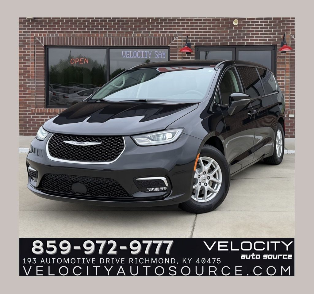 2023 Chrysler Pacifica Image 1