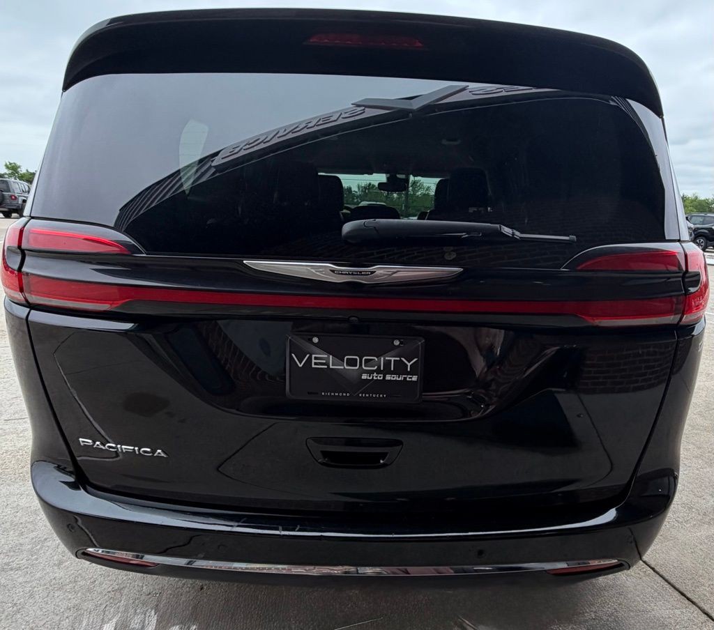 2023 Chrysler Pacifica Image 5