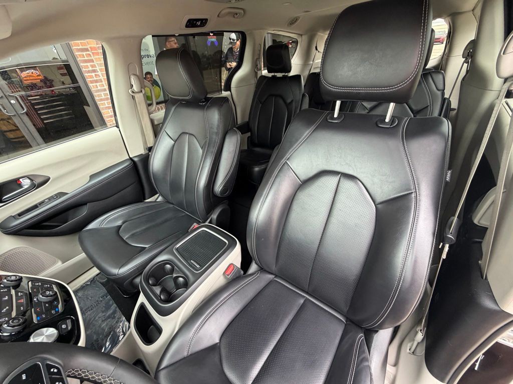 2023 Chrysler Pacifica Image 15