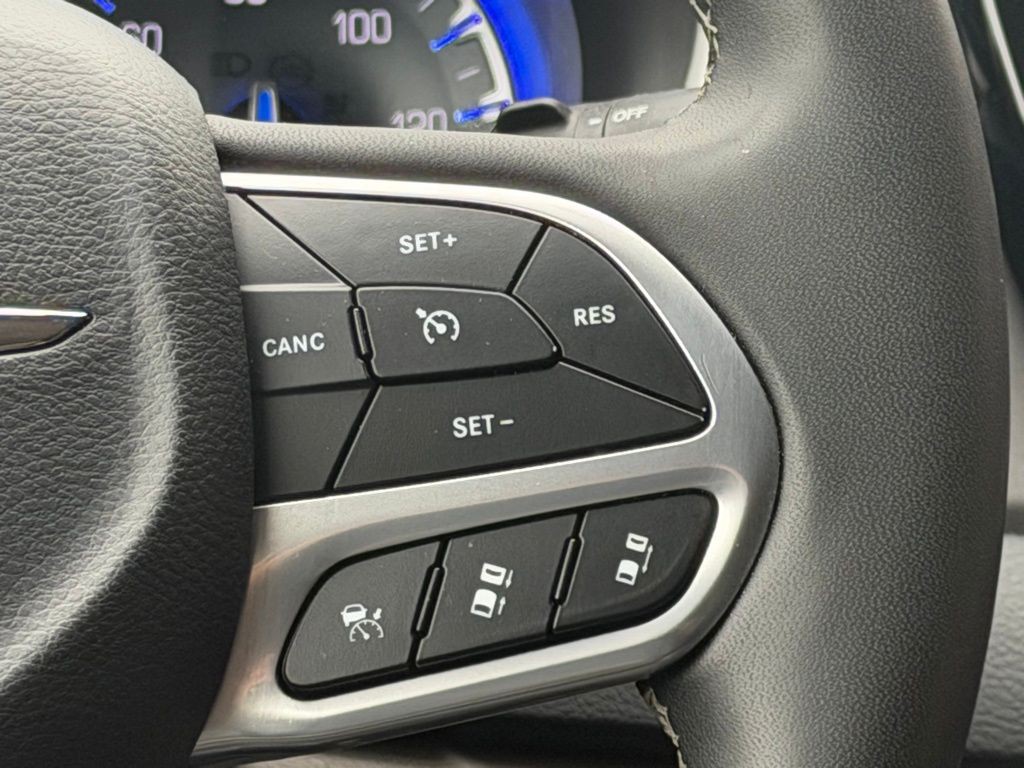 2023 Chrysler Pacifica Image 19