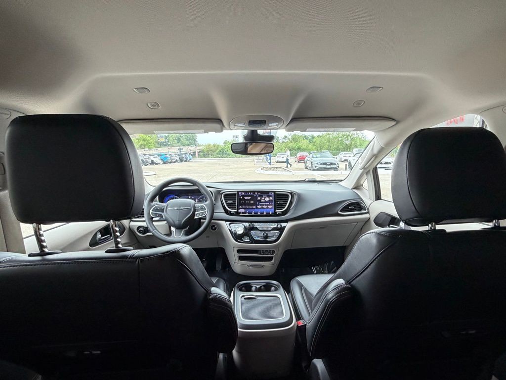 2023 Chrysler Pacifica Image 25