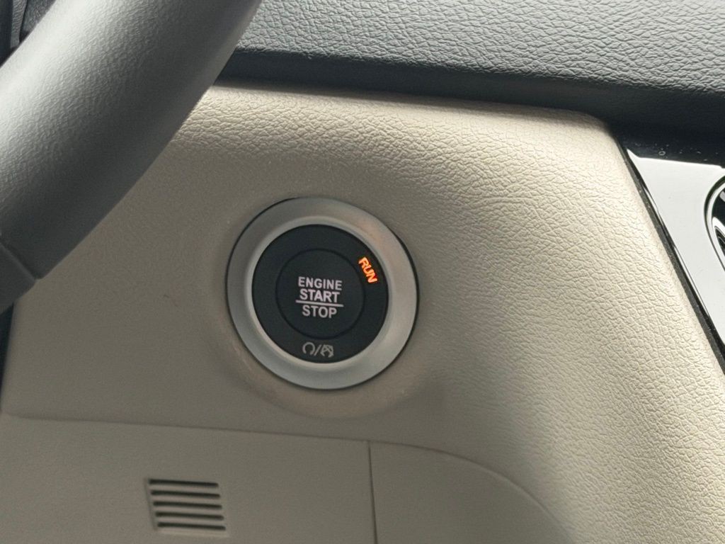 2023 Chrysler Pacifica Image 26