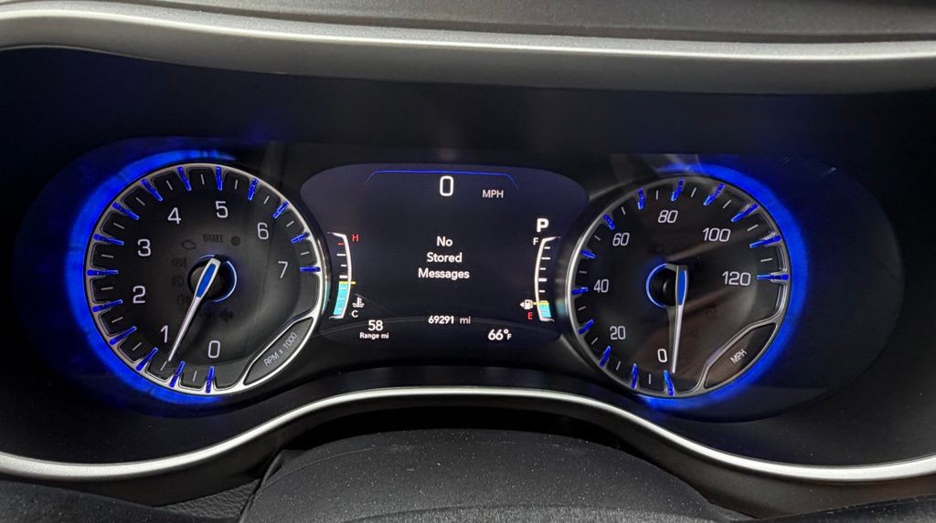 2023 Chrysler Pacifica Image 27