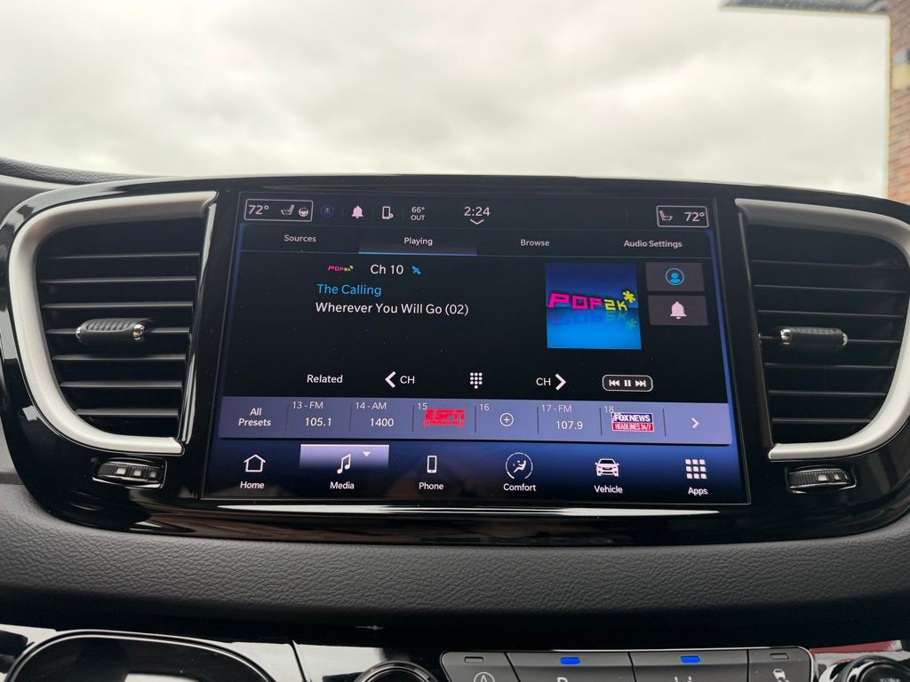 2023 Chrysler Pacifica Image 32