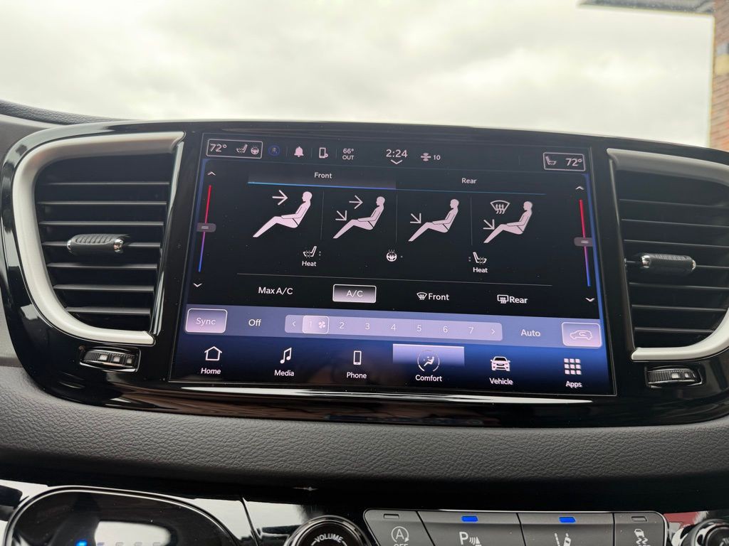 2023 Chrysler Pacifica Image 33