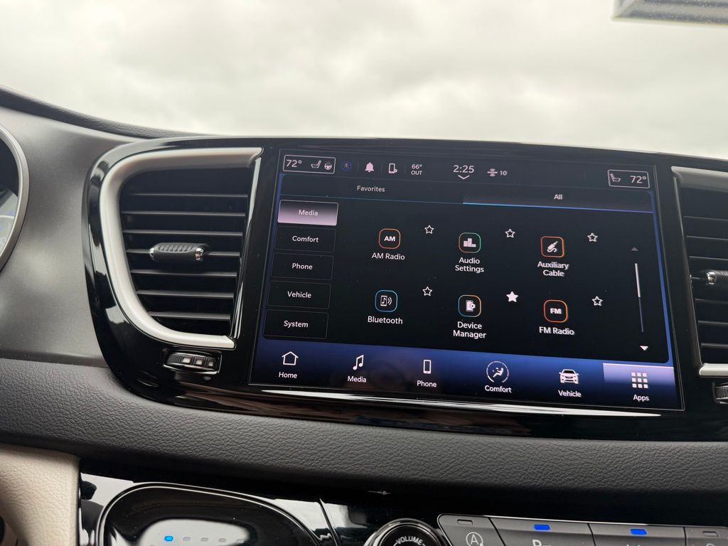 2023 Chrysler Pacifica Image 35