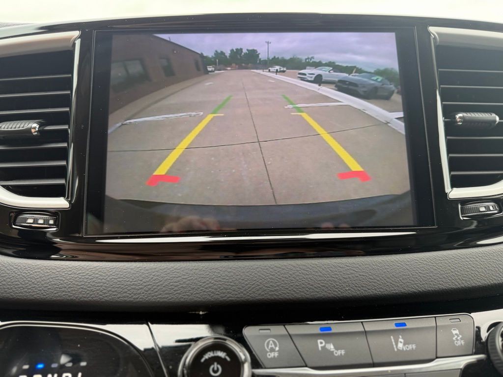 2023 Chrysler Pacifica Image 37