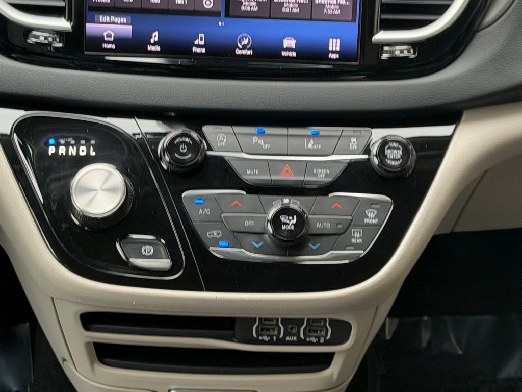 2023 Chrysler Pacifica Image 39