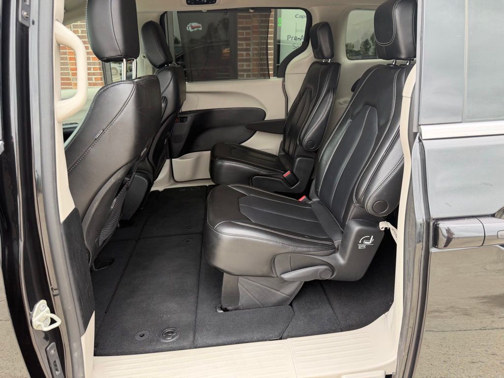 2023 Chrysler Pacifica Image 46
