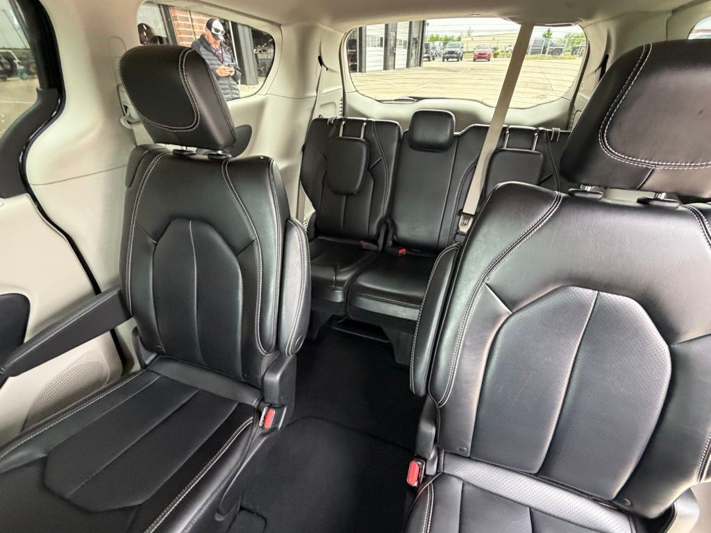 2023 Chrysler Pacifica Image 48