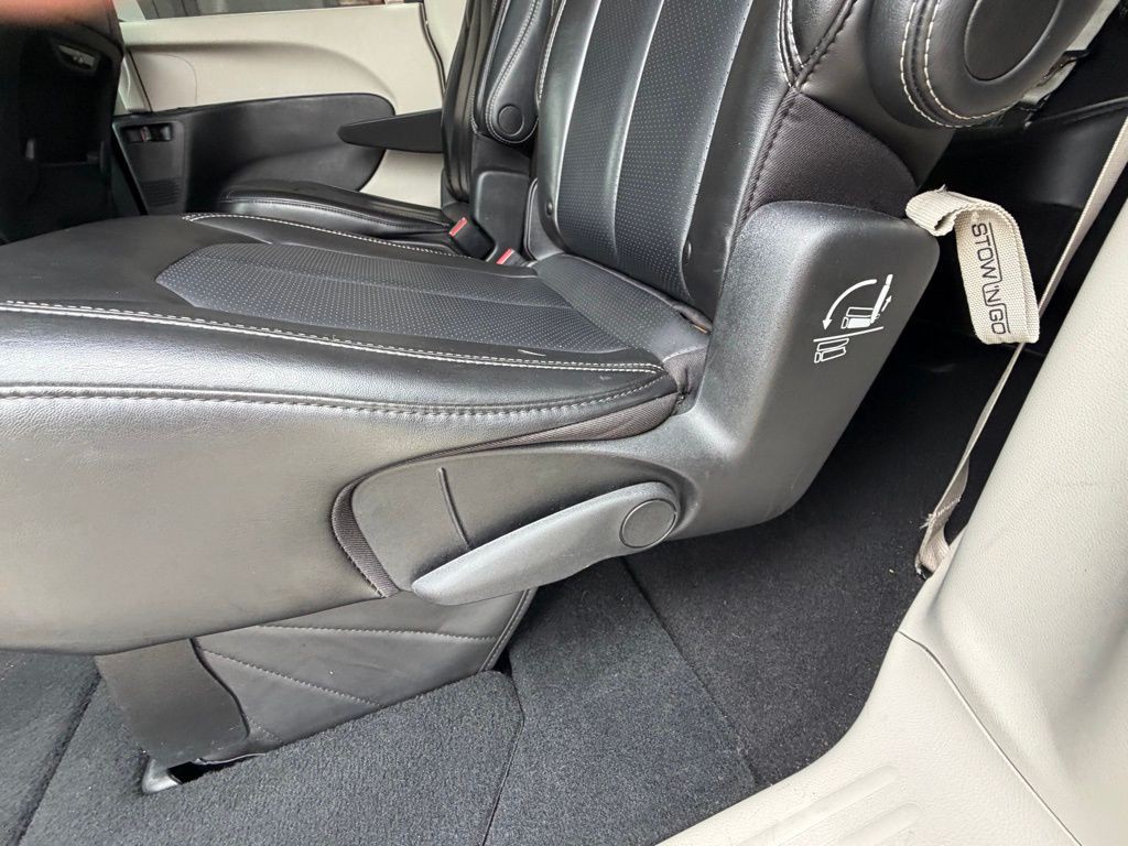 2023 Chrysler Pacifica Image 49
