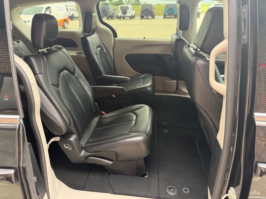 2023 Chrysler Pacifica Image 68