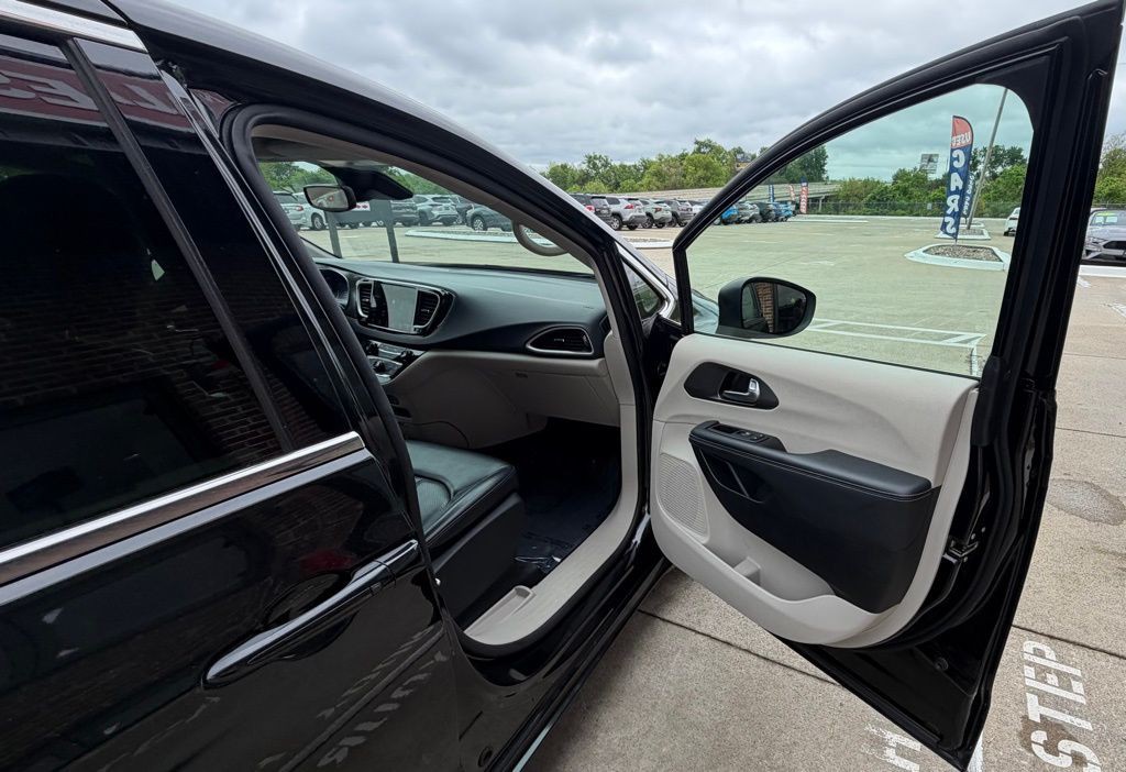 2023 Chrysler Pacifica Image 71
